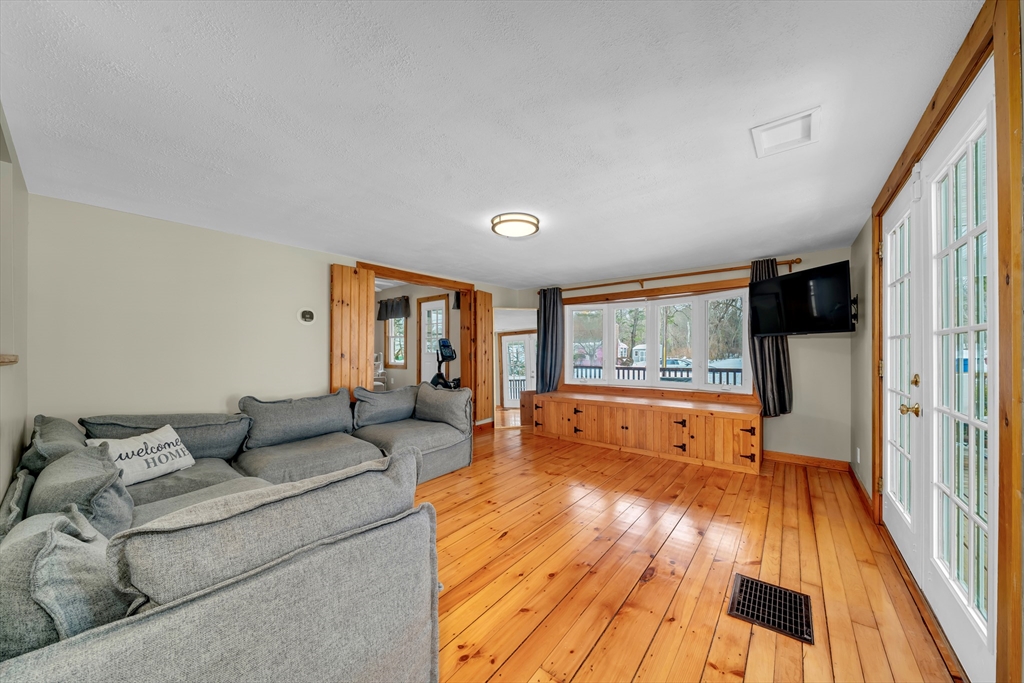 27 Tyng Road Tyngsborough, MA 01879 - Photo 7 of 23