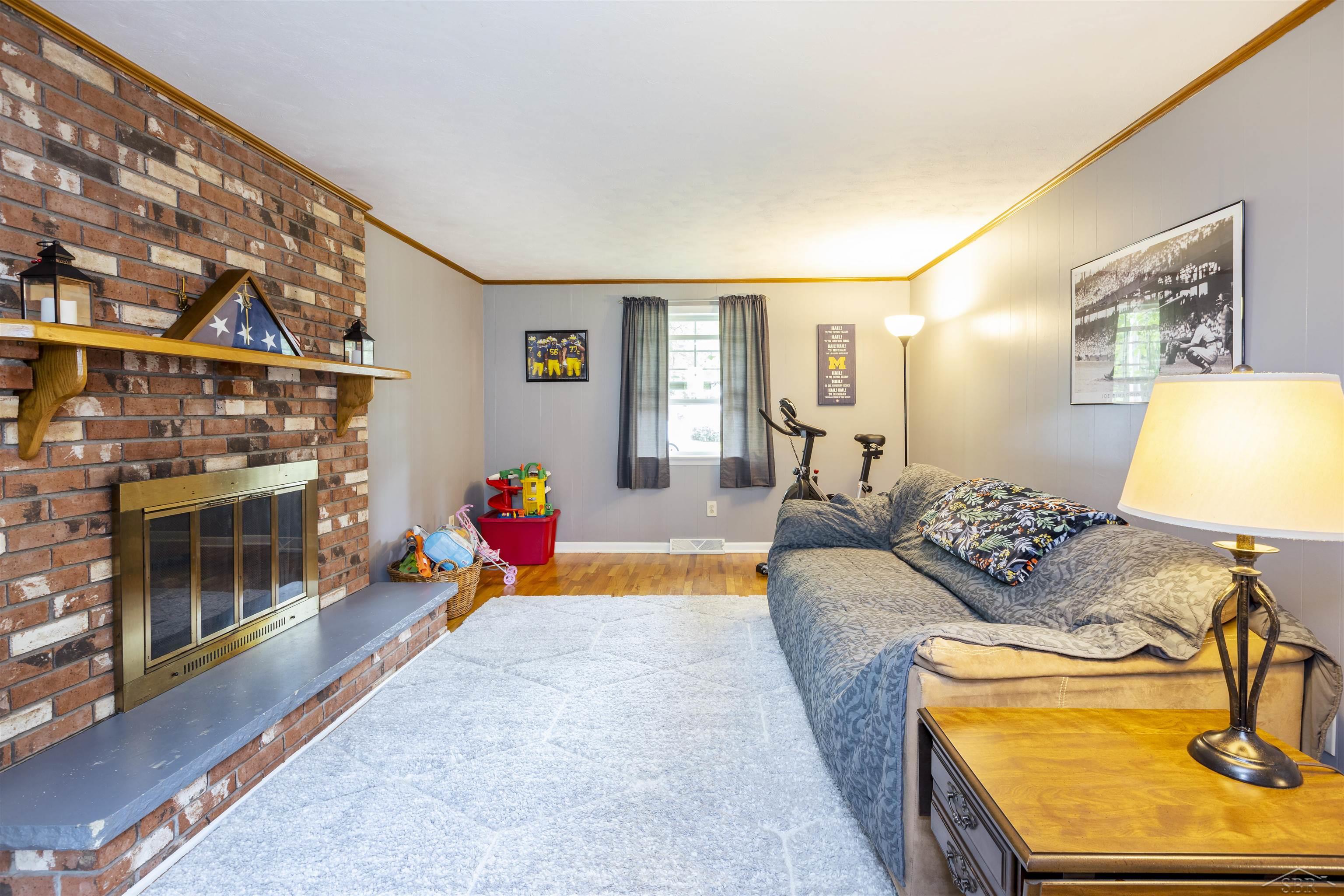 1177 Birch Road Saginaw, MI 48609 - Photo 8 of 38 50121285-7.JPG