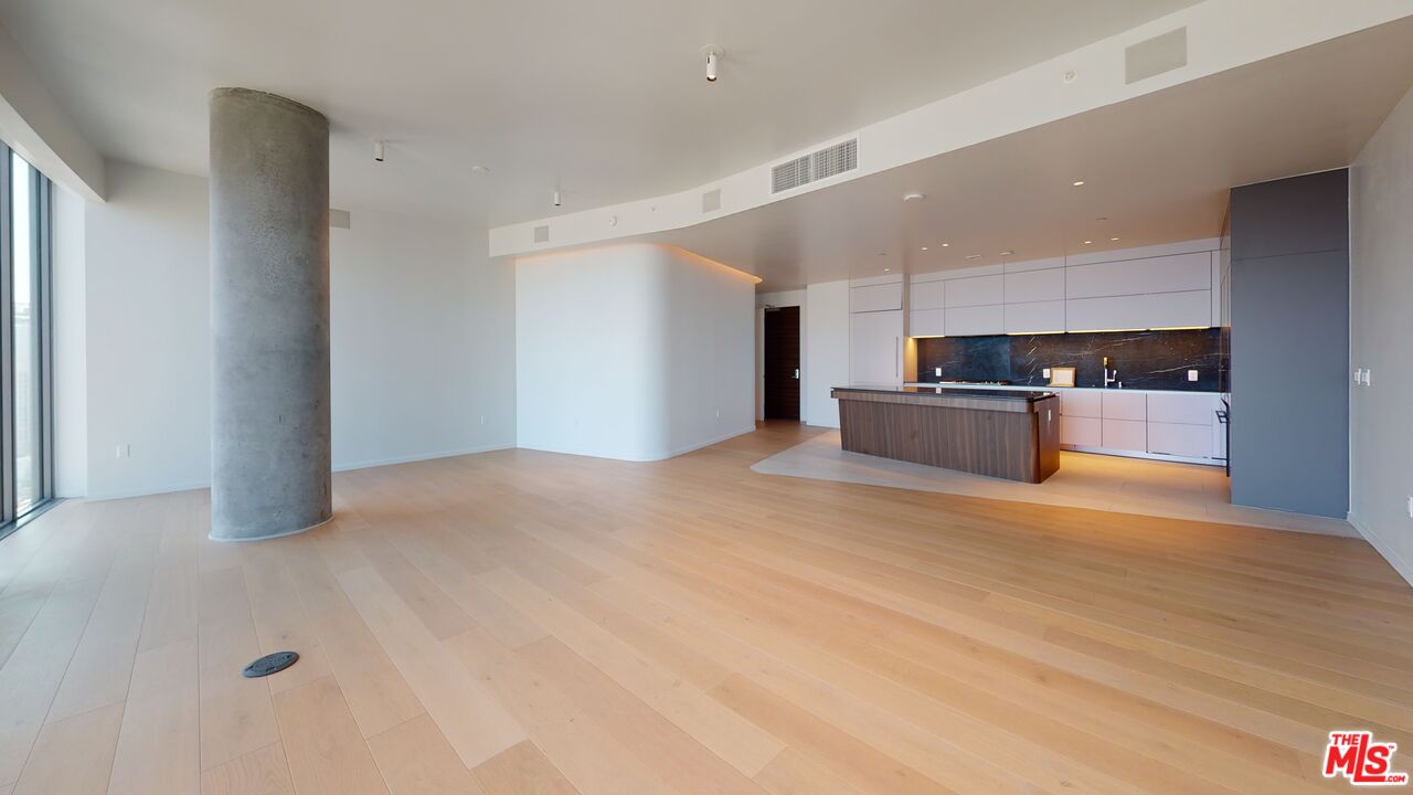 2801 Sunset Place, Unit PH15 Los Angeles, CA 90005 - Photo 7 of 23 a view of a kitchen with a stove