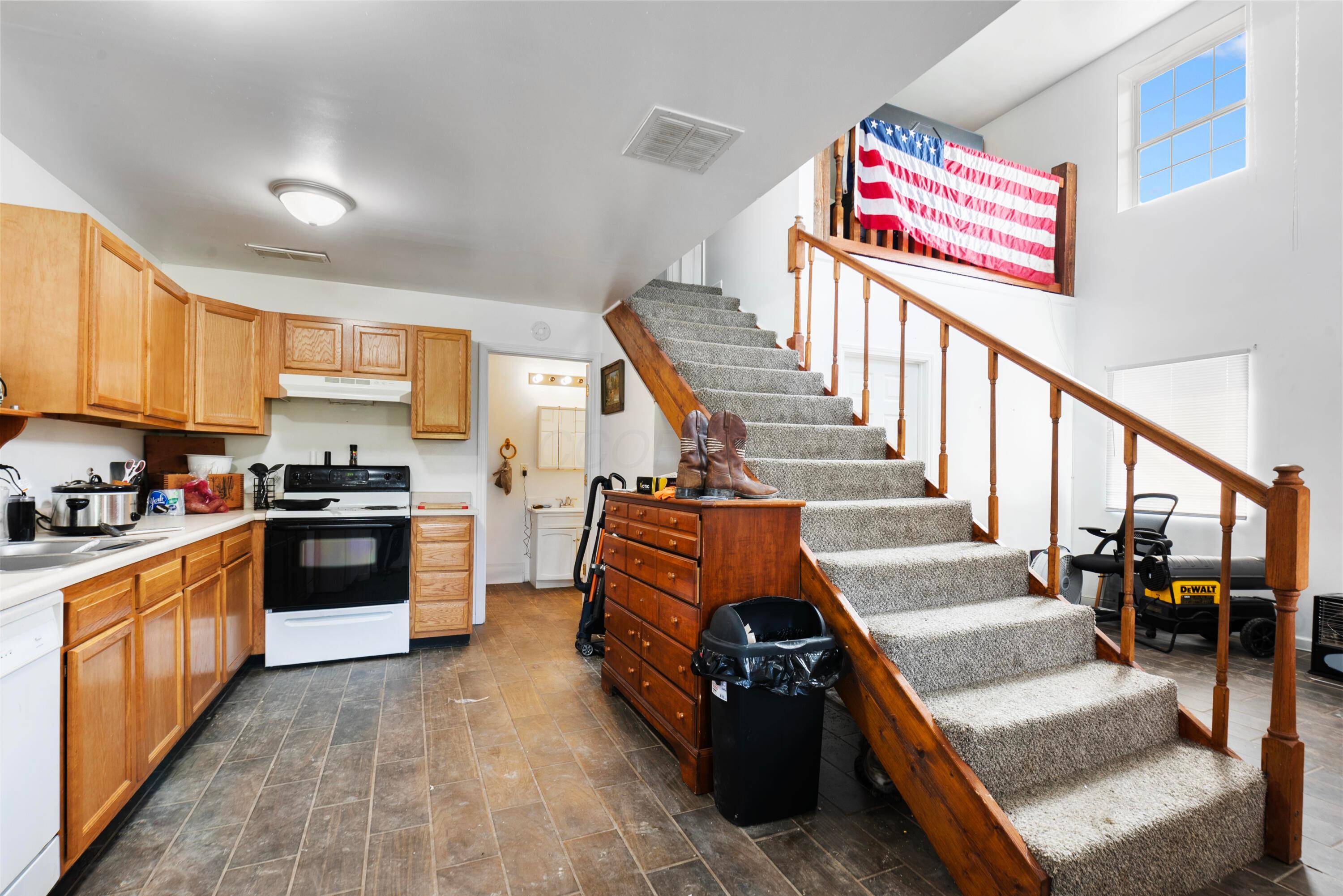 8538 Royalton Road Southwest Lancaster, OH 43130 - Photo 4 of 50 Kitchen