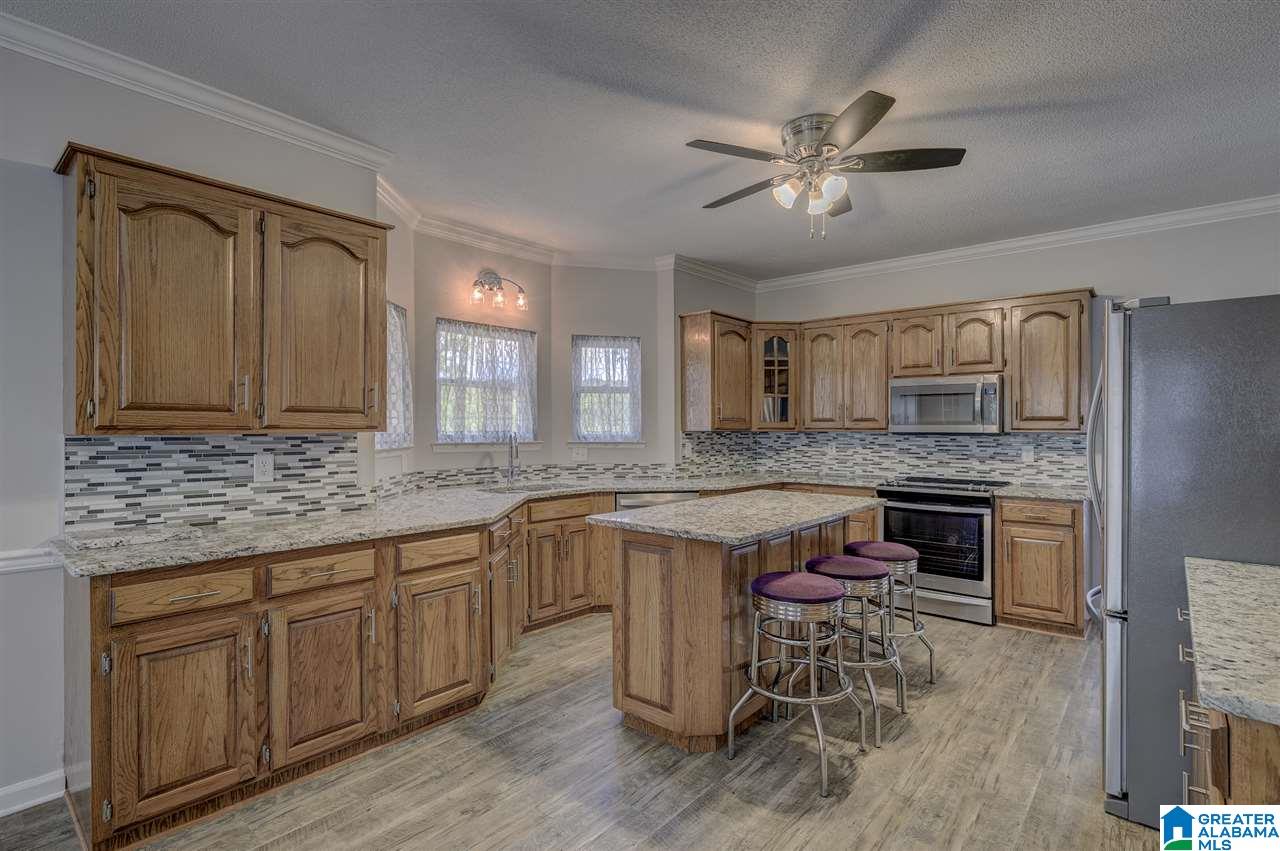 2411 Royal Lane Pelham, AL 35124 - Photo 14 of 48