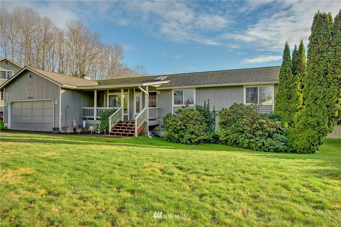 23431 12th Place West Bothell, WA 98021 - Photo 26 of 26 a front view of a house with garden