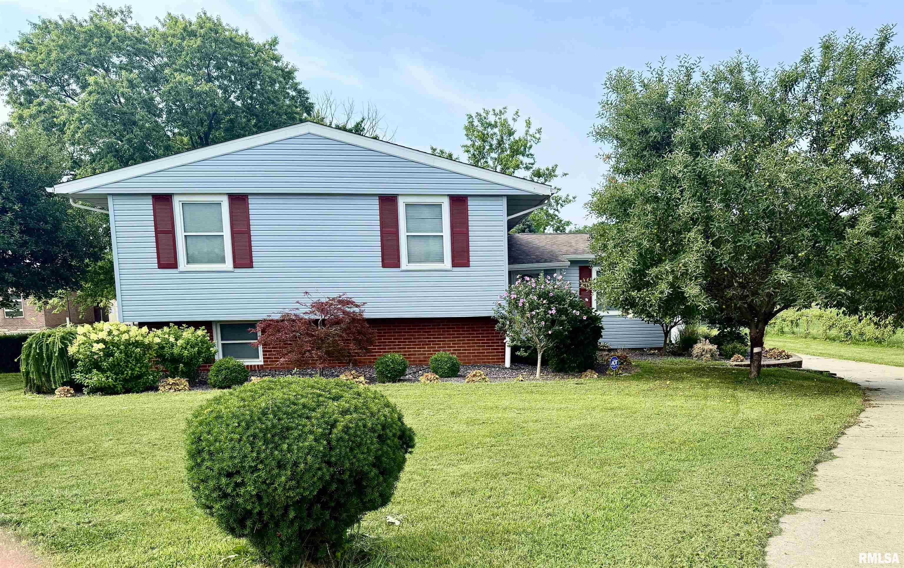 1428 West Northmoor Road Peoria, IL 61614 - Photo 3 of 31