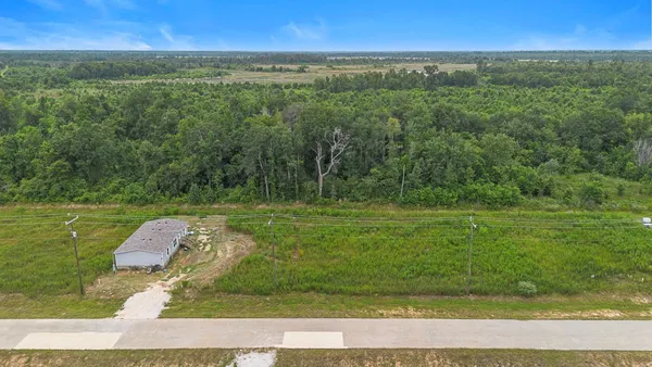 a view of a lake from a yard