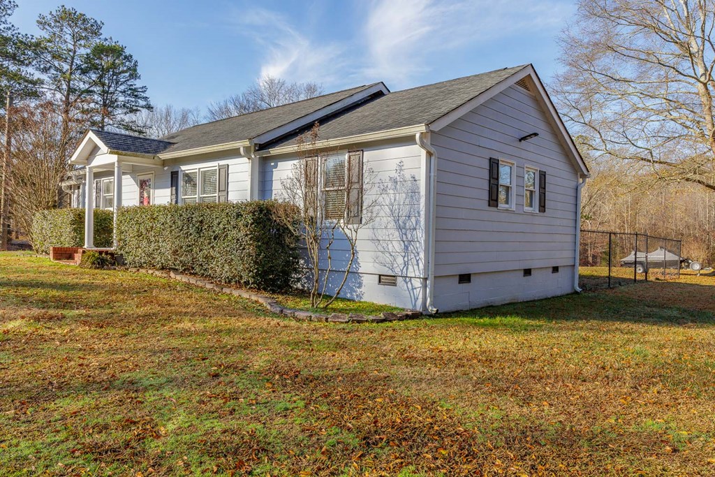 611 Beaverdale Road Northeast Dalton, GA 30721 - Photo 7 of 33 Gallery Image 7