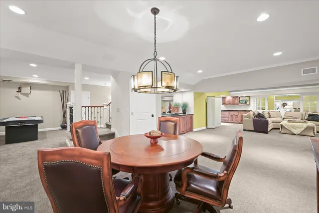 a black and white photo of a living room
