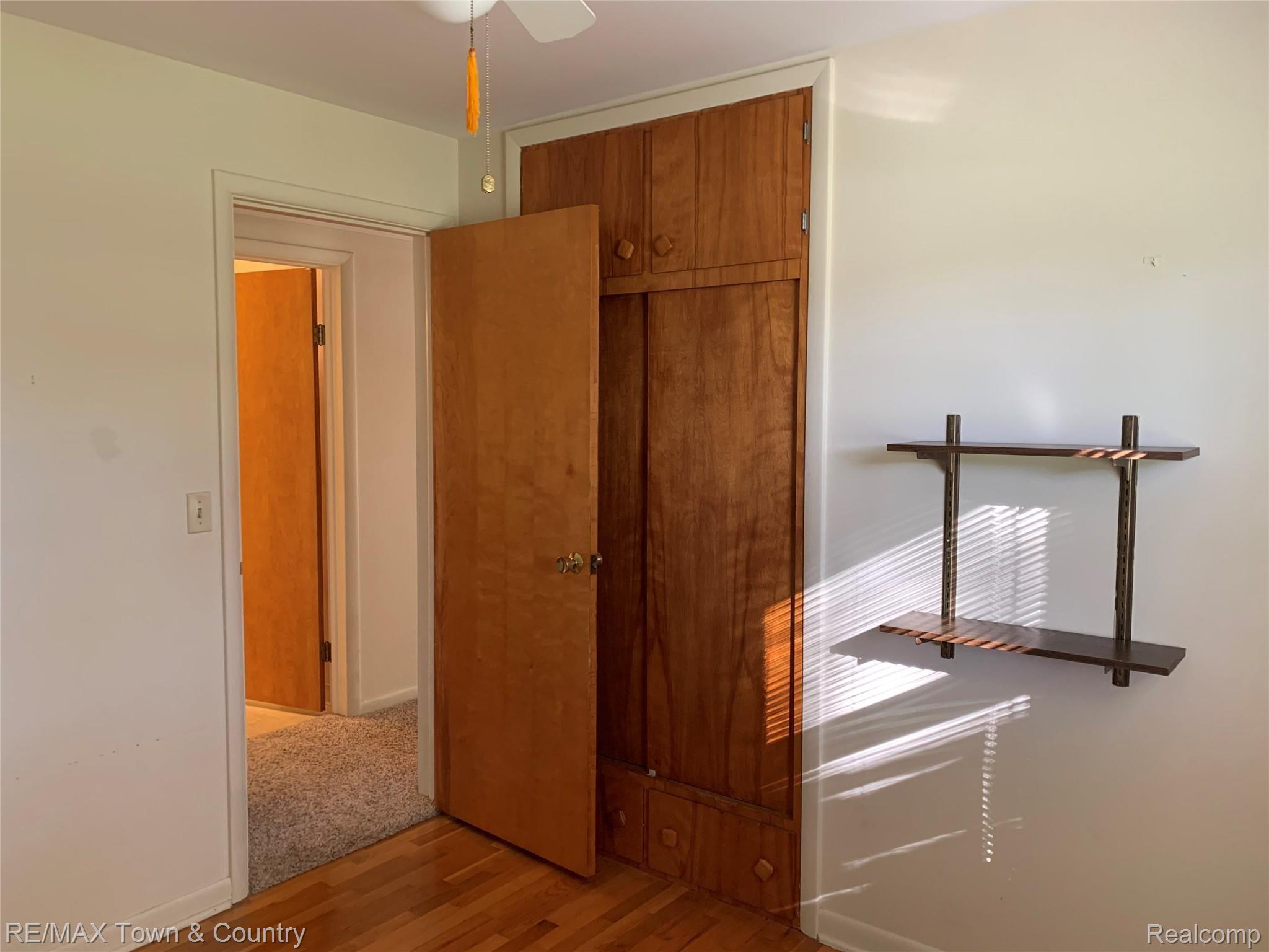 2241 North Morrish Road Flushing, MI 48433 - Photo 15 of 23 morrish bed1.jpg
