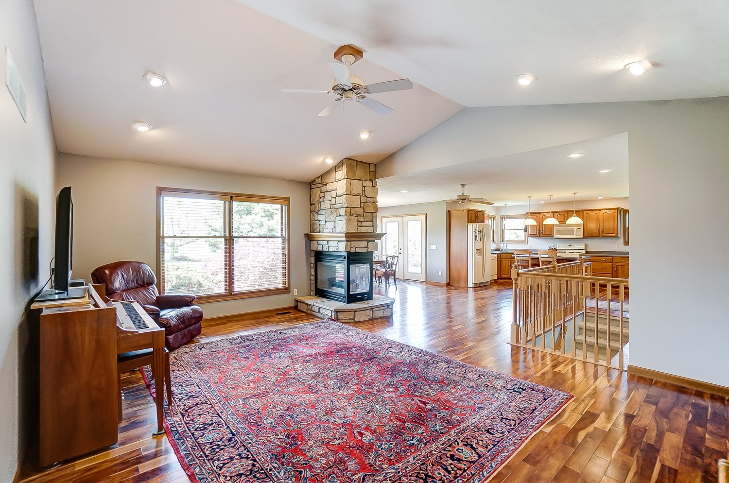 1618 West Briaridge Road Warsaw, IN 46580 - Photo 11 of 36 Gallery Image 11