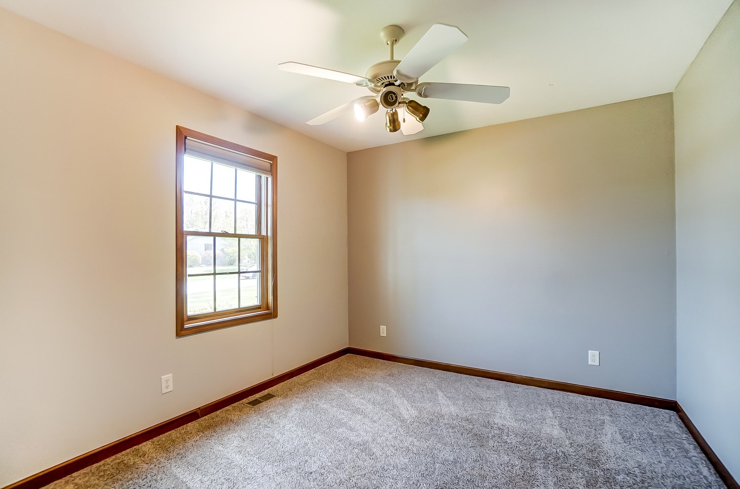 1618 West Briaridge Road Warsaw, IN 46580 - Photo 17 of 36 Gallery Image 17