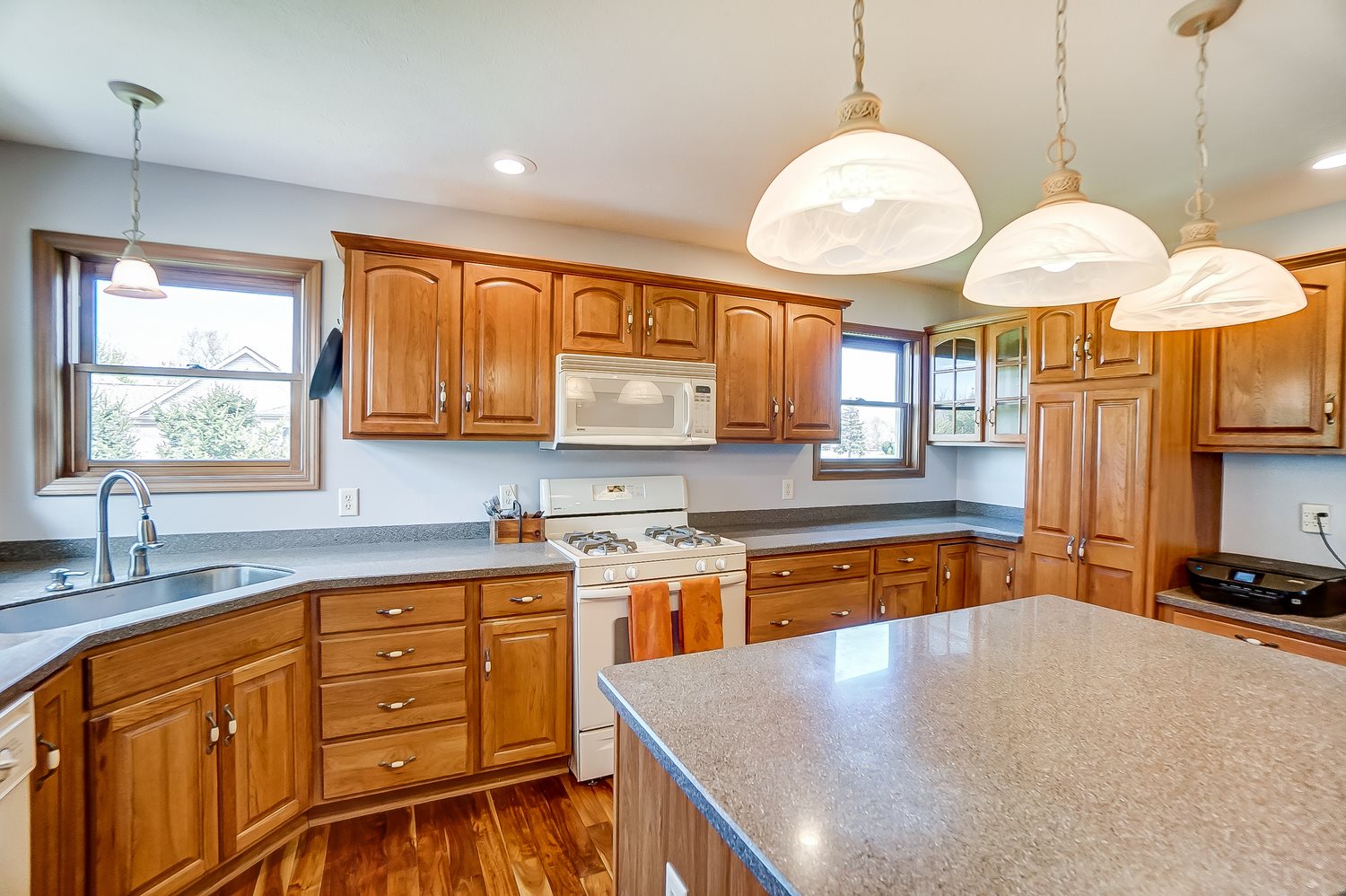 1618 West Briaridge Road Warsaw, IN 46580 - Photo 6 of 36 Gallery Image 6