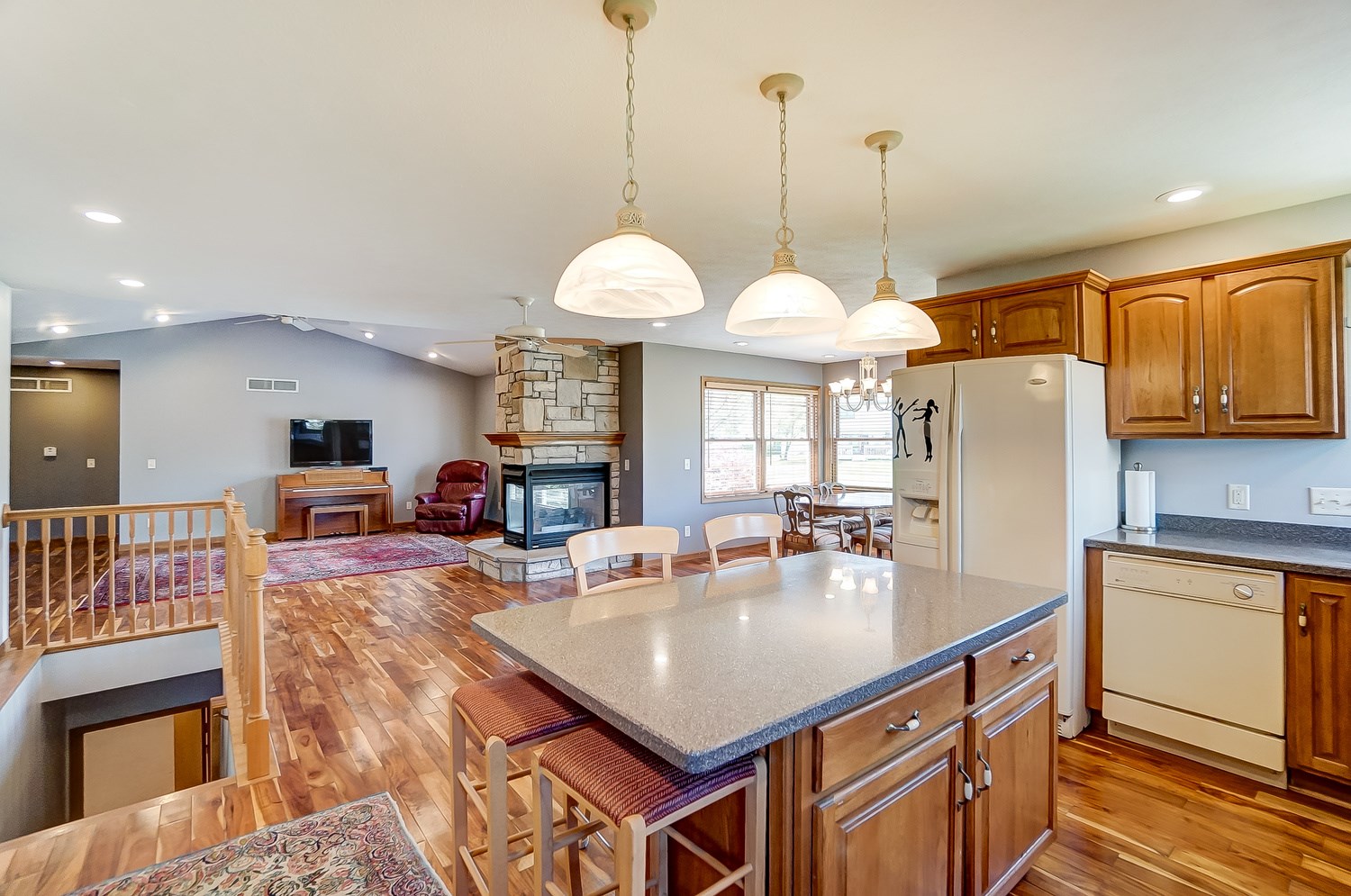 1618 West Briaridge Road Warsaw, IN 46580 - Photo 7 of 36 Gallery Image 7