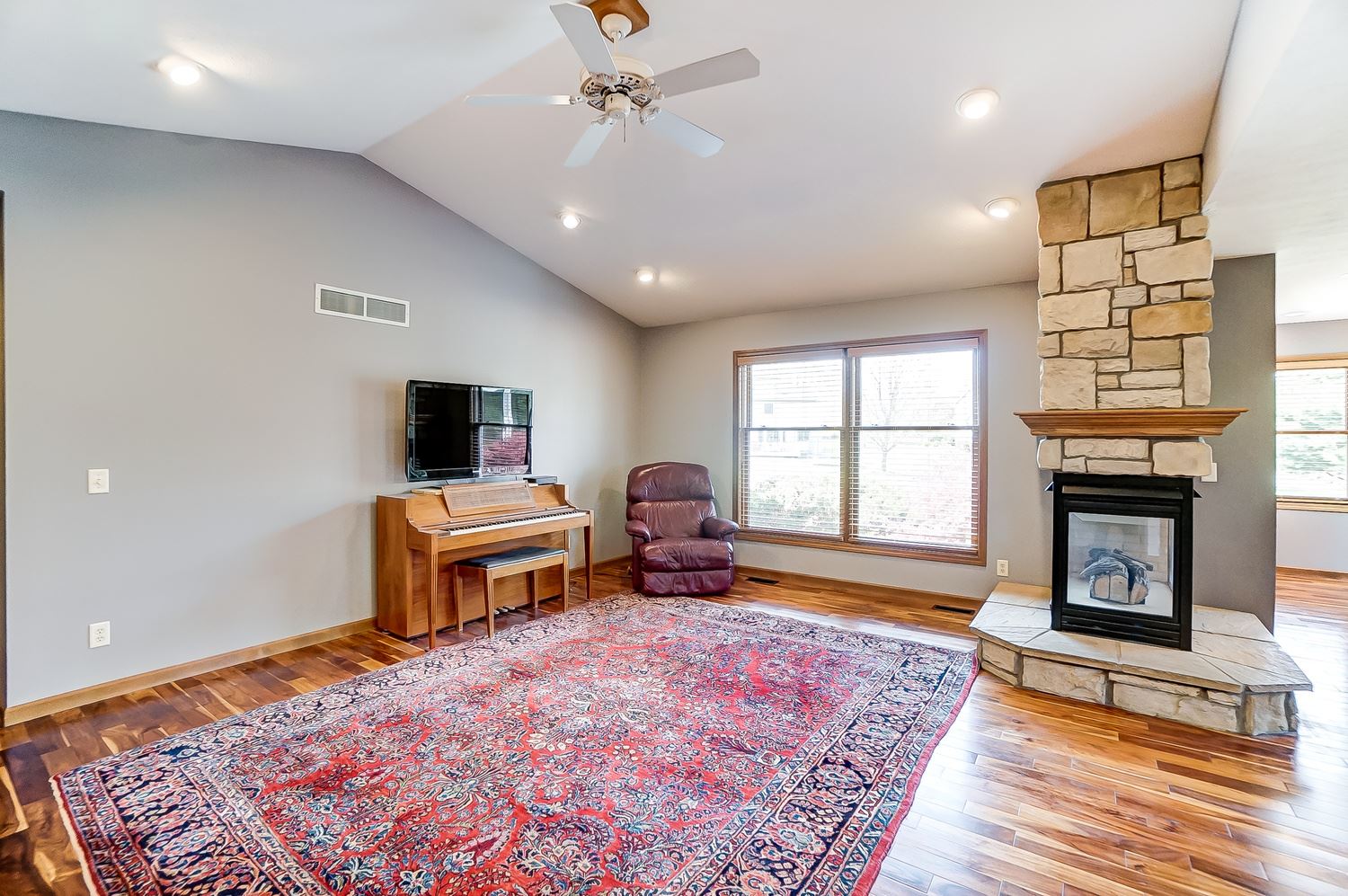 1618 West Briaridge Road Warsaw, IN 46580 - Photo 10 of 36 Gallery Image 10