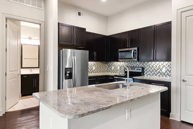 $2,199 | 1755 Cres Plaza Drive, Unit 2093, Houston, TX 77077