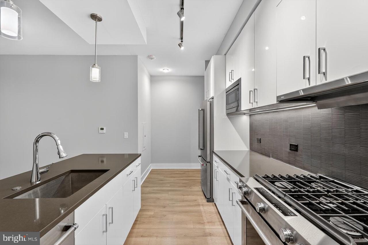 88 V Street Southwest, Unit 509 Washington, DC 20024 - Photo 7 of 34