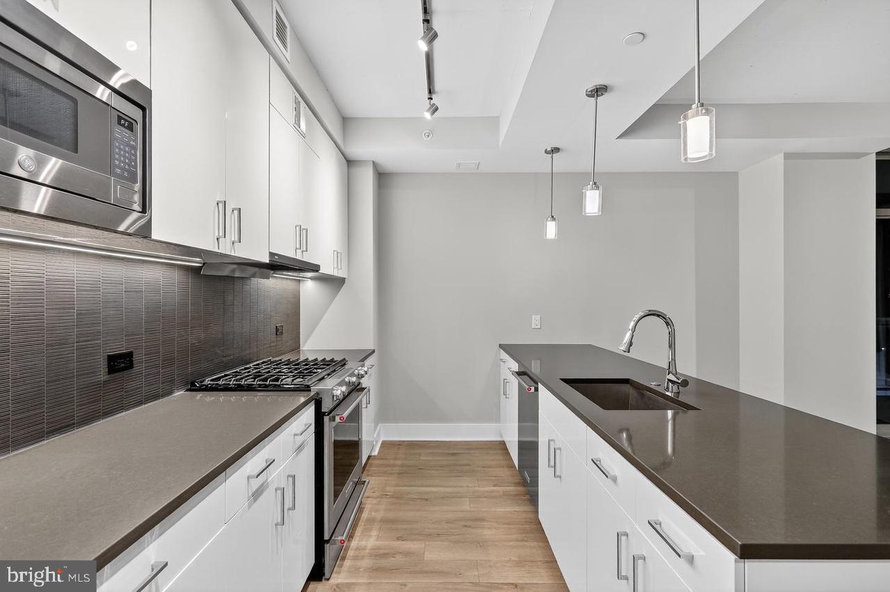 88 V Street Southwest, Unit 509 Washington, DC 20024 - Photo 8 of 34