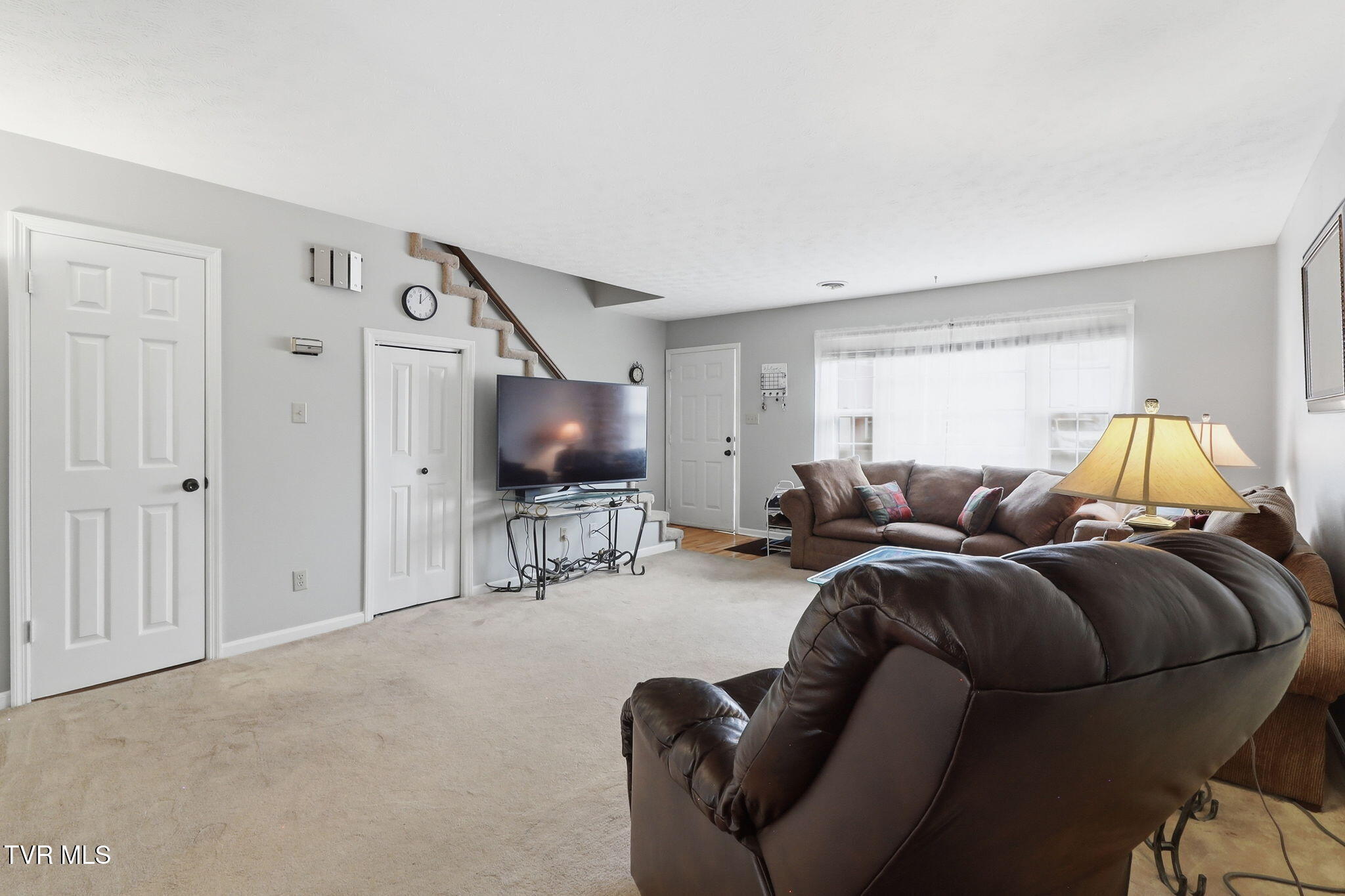 3539 Netherland Inn Road, Unit 9 Kingsport, TN 37660 - Photo 3 of 20 3-web-or-mls-DZ3A5003