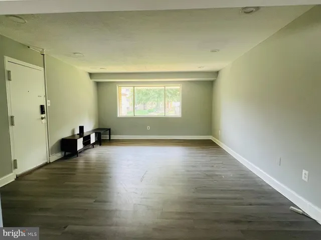 $170,000 | 5414 85th Avenue, Unit 201, New Carrollton, MD 20784