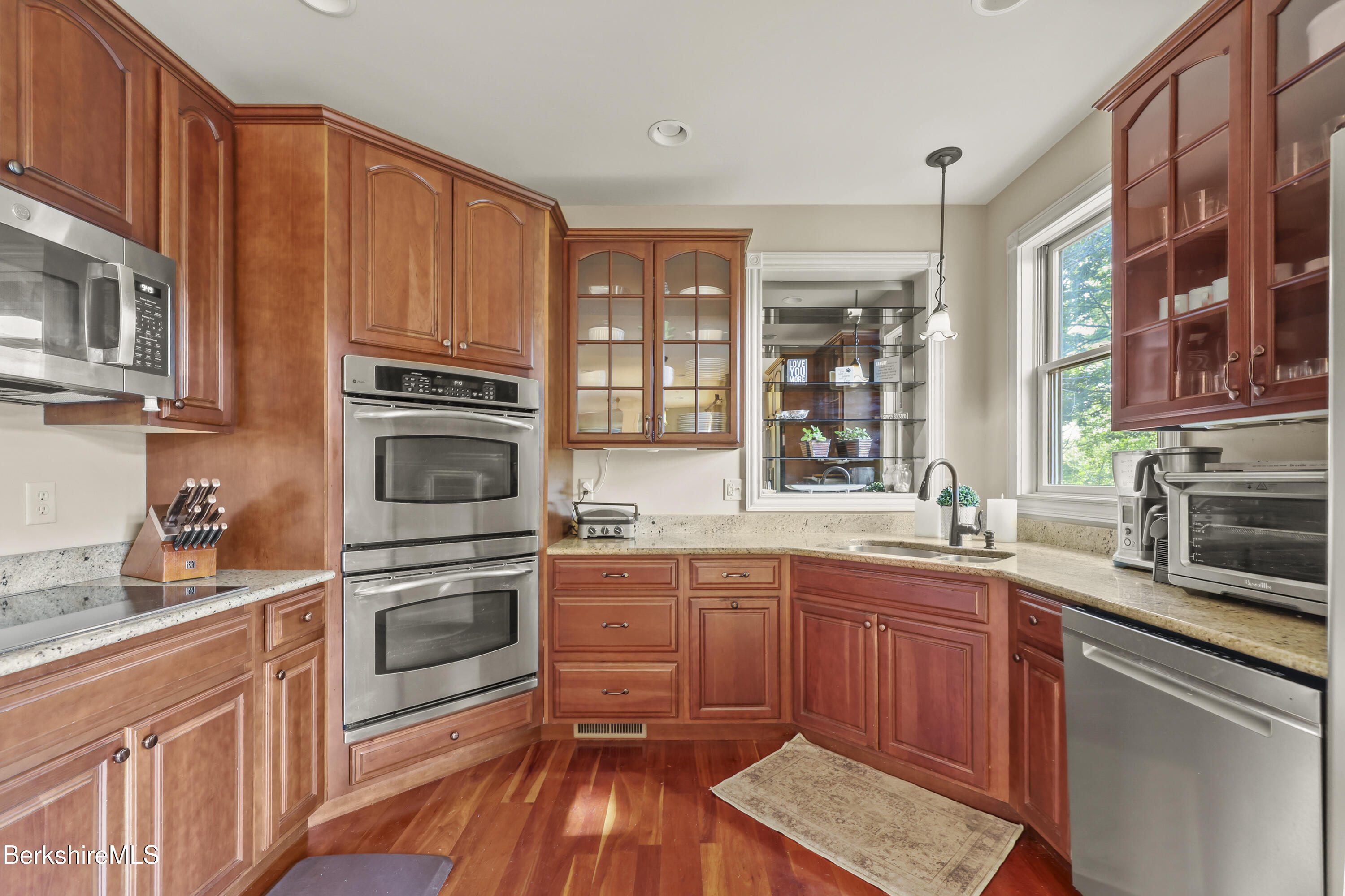 35 Meadow Ridge Drive Pittsfield, MA 01201 - Photo 26 of 81 Kitchen