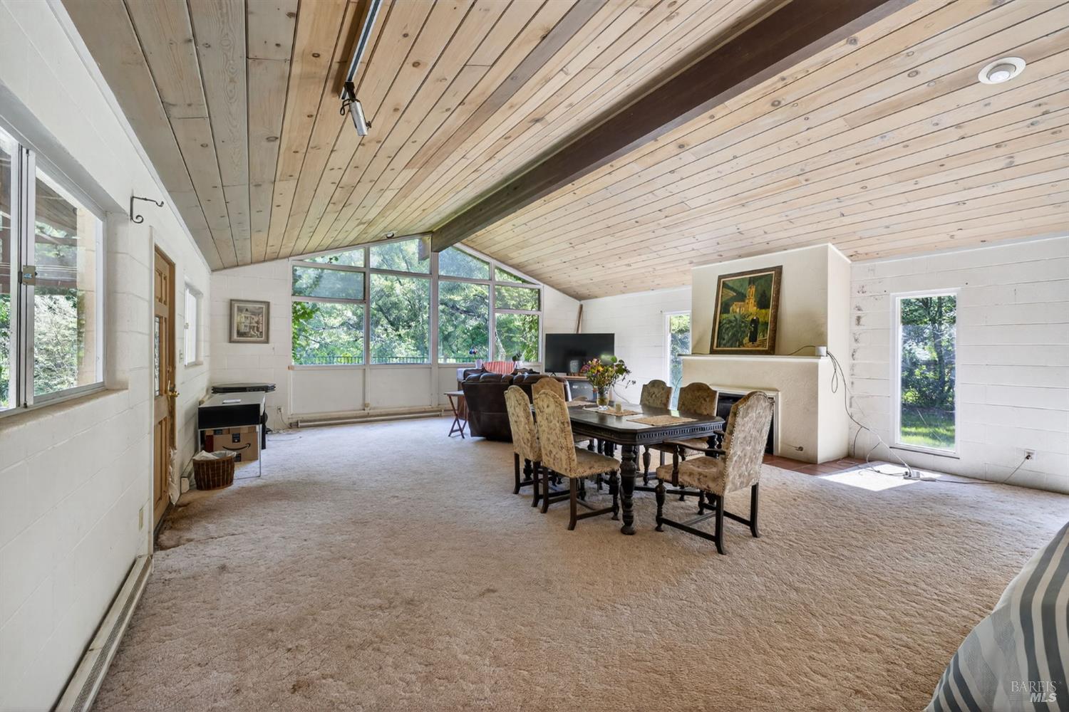 3320 Redwood Road Napa, CA 94558 - Photo 31 of 57 a view of a livingroom with furniture and window