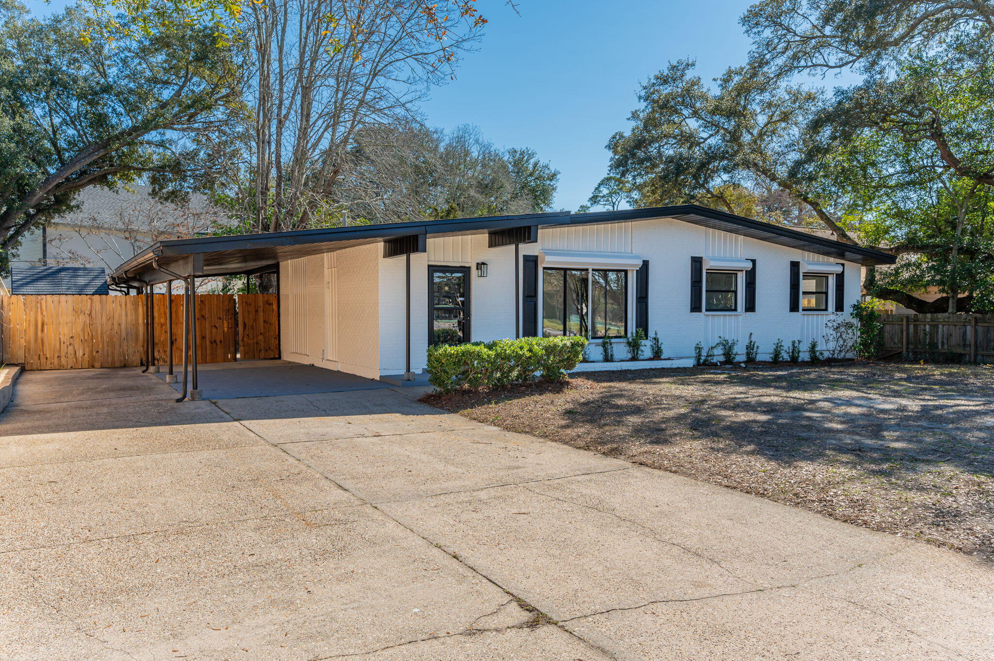 101 Ferry Road Northeast Fort Walton Beach, FL 32548 - Photo 3 of 42 2-web-or-mls-101-ferry-rd-ne
