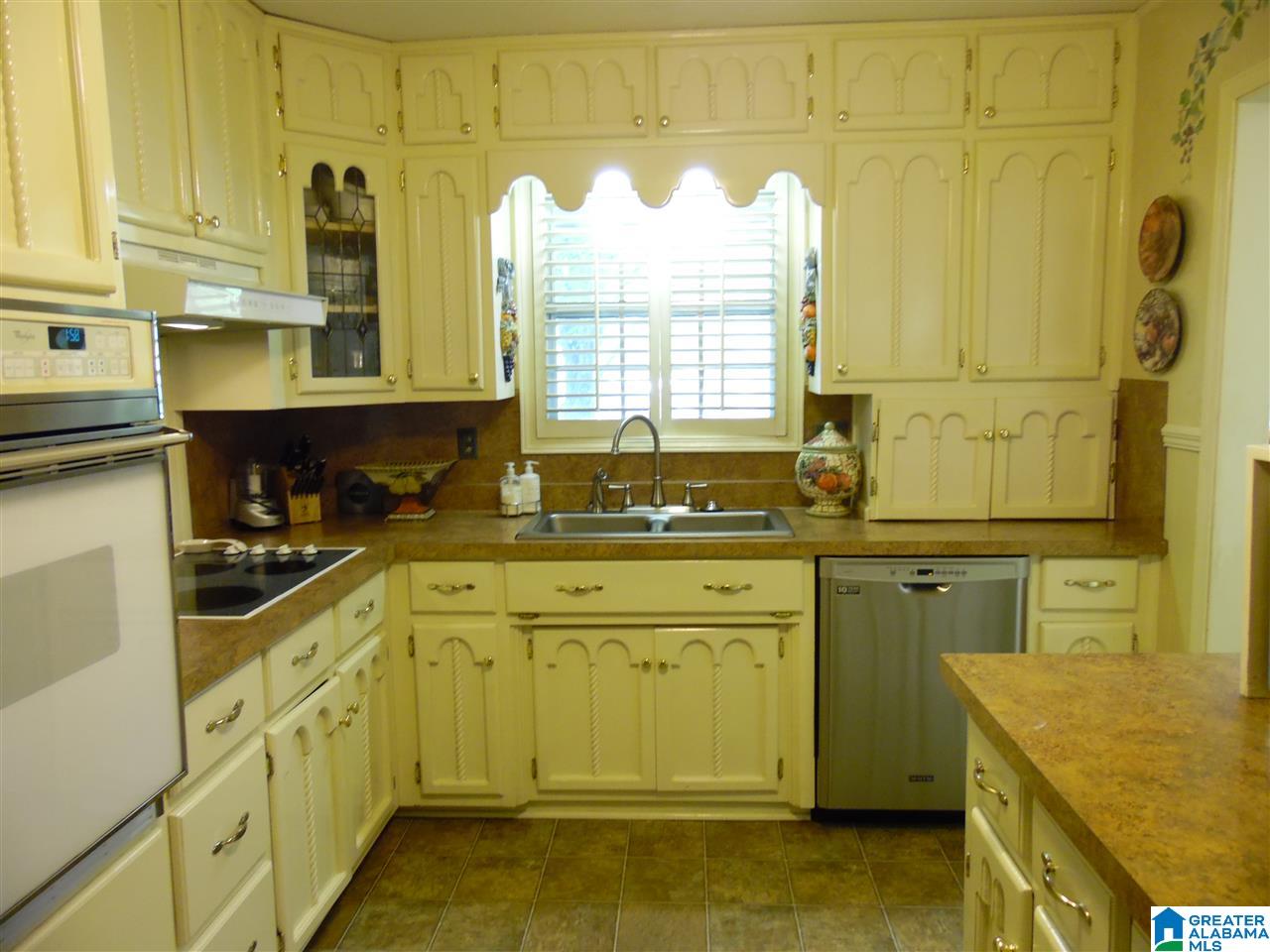 977 Pine Hill Road Birmingham, AL 35235 - Photo 14 of 50