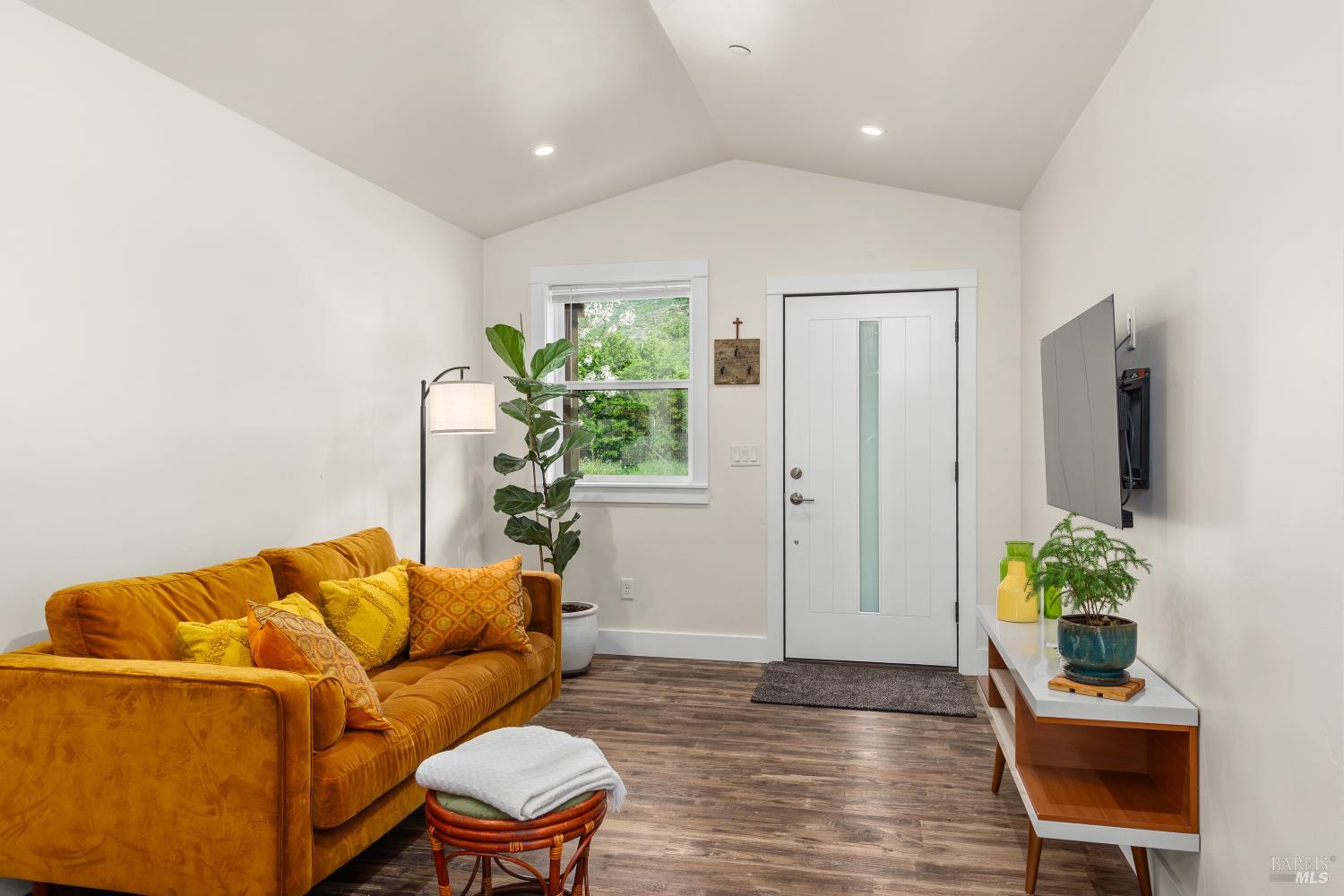 12127 Mead Road Middletown, CA 95461 - Photo 11 of 36