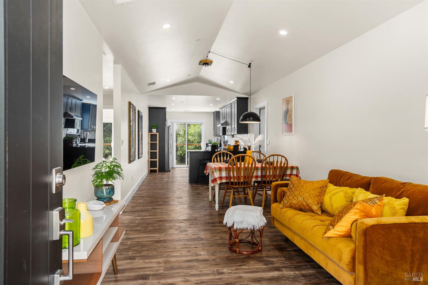 12127 Mead Road Middletown, CA 95461 - Photo 7 of 36