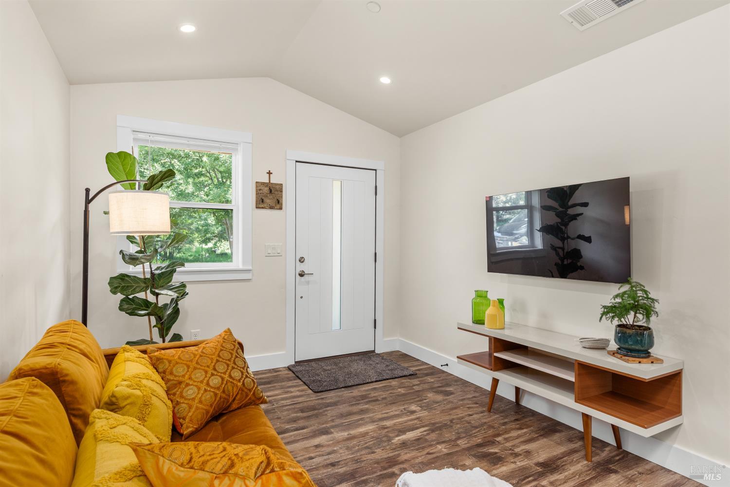 12127 Mead Road Middletown, CA 95461 - Photo 10 of 36