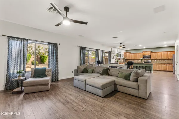 $899,995 | 2538 East Mine Creek Road, Phoenix, AZ 85024