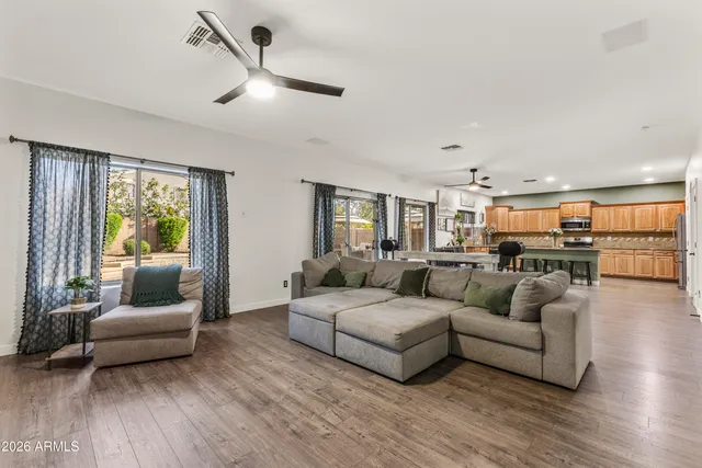 $995,000 | 2538 East Mine Creek Road, Phoenix, AZ 85024