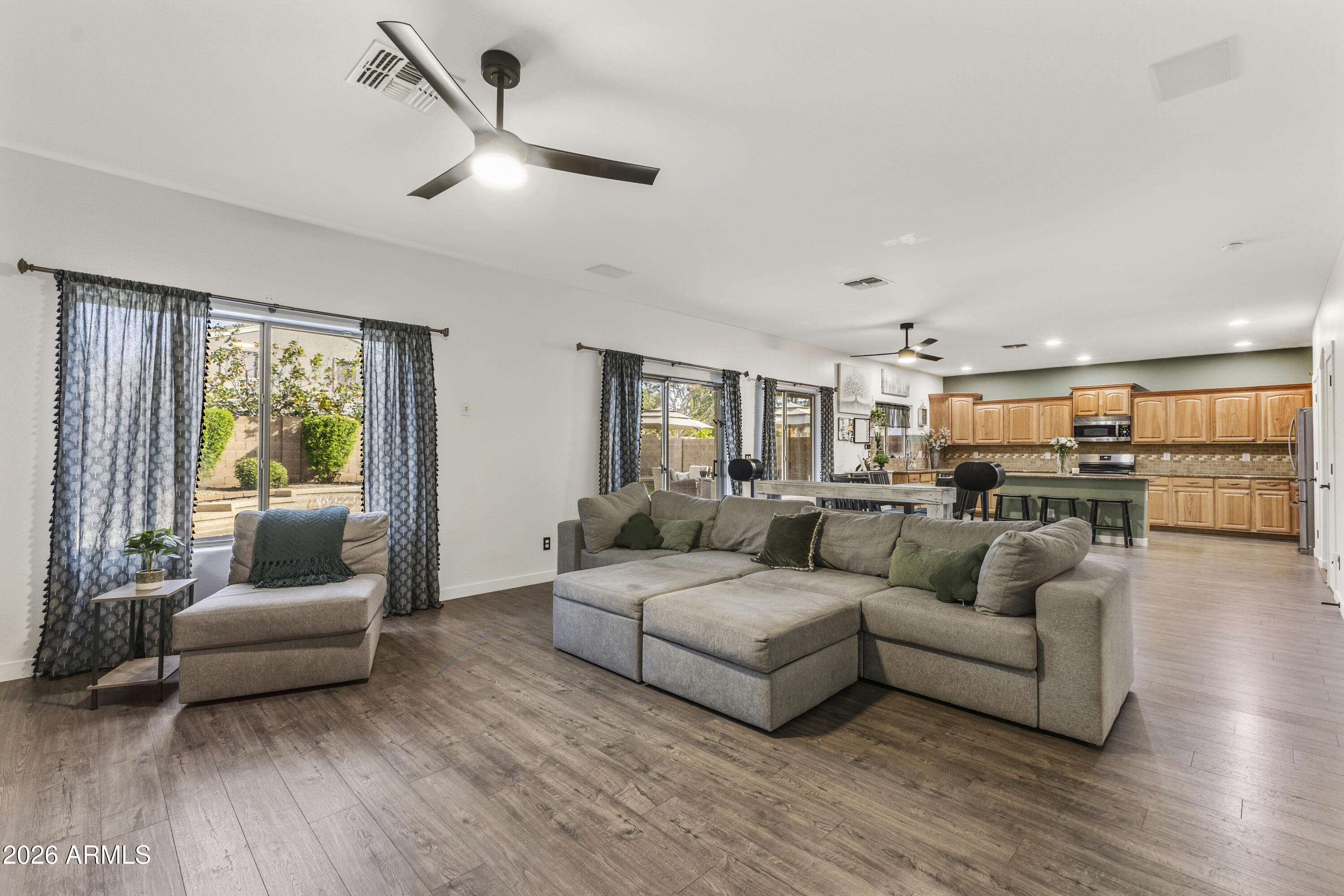 2538 East Mine Creek Road Phoenix, AZ 85024 - Photo 8 of 42 26-print-IMG_2658