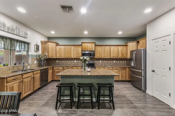 $899,995 | 2538 East Mine Creek Road, Phoenix, AZ 85024