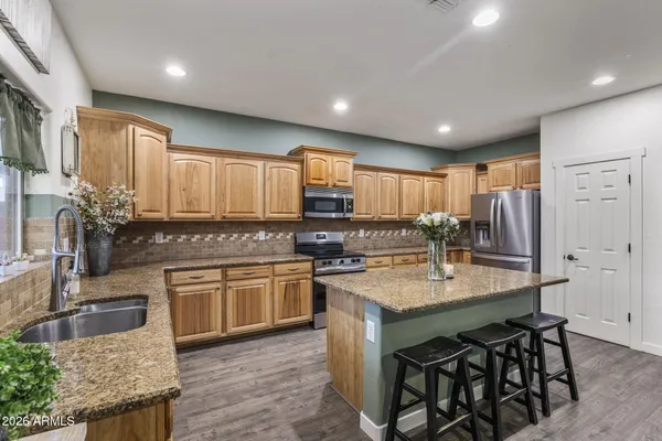 $899,995 | 2538 East Mine Creek Road, Phoenix, AZ 85024