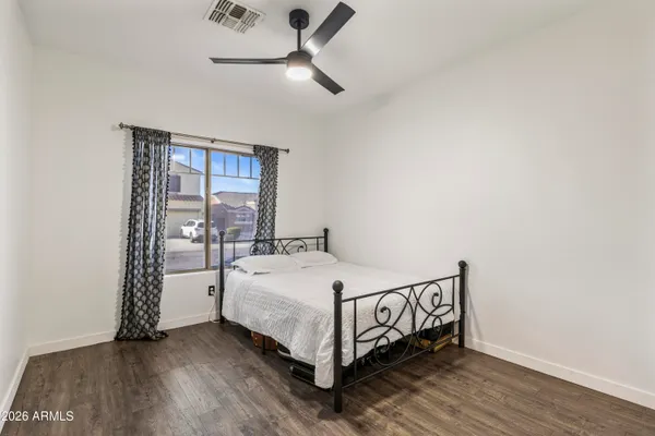 $899,995 | 2538 East Mine Creek Road, Phoenix, AZ 85024