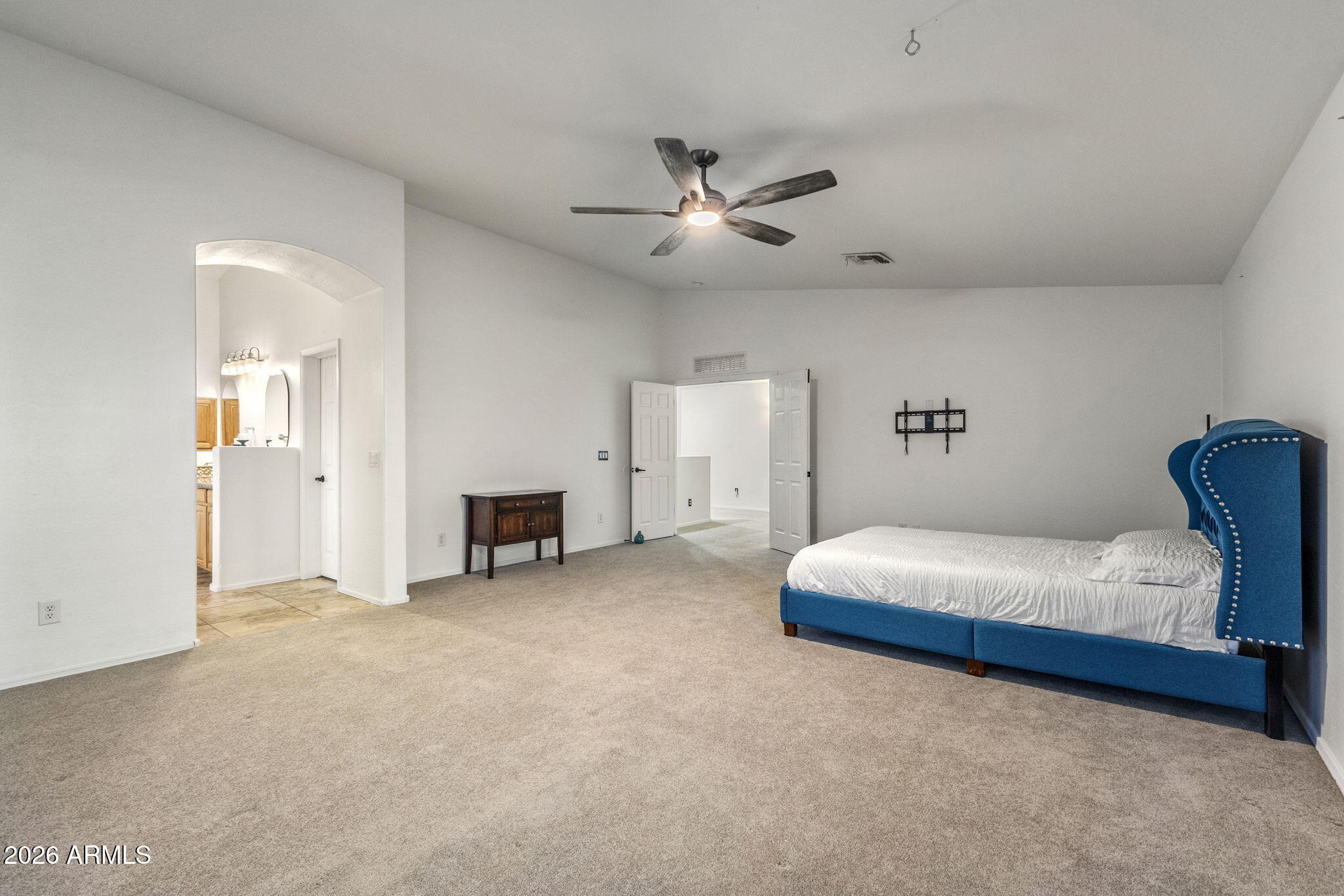 2538 East Mine Creek Road Phoenix, AZ 85024 - Photo 26 of 42 5-web-or-mls-IMG_2303