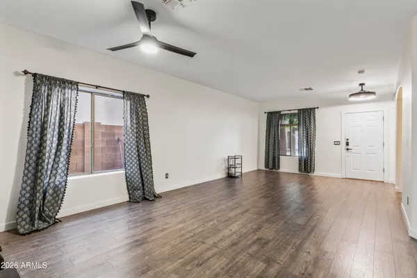 $899,995 | 2538 East Mine Creek Road, Phoenix, AZ 85024