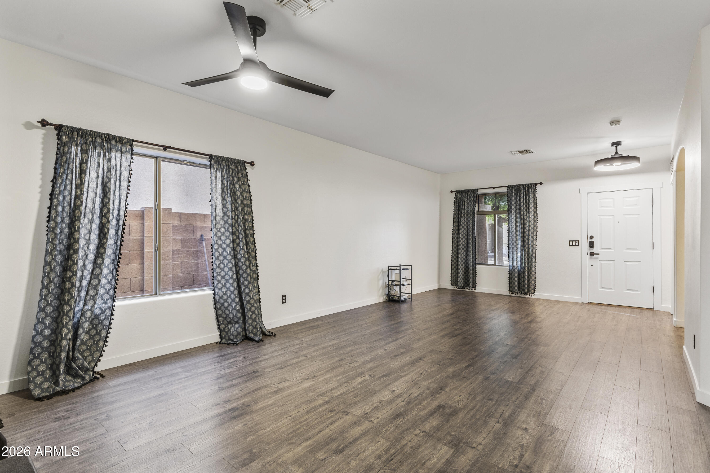 2538 East Mine Creek Road Phoenix, AZ 85024 - Photo 4 of 42 22-print-IMG_2581