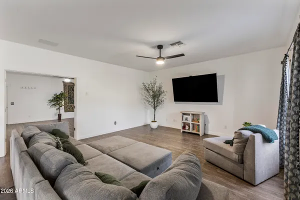 $899,995 | 2538 East Mine Creek Road, Phoenix, AZ 85024