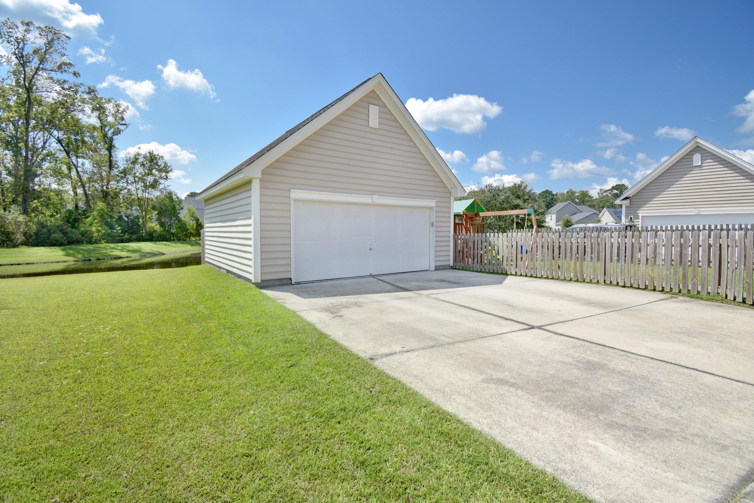 1409 Roustabout Way Charleston, SC 29414 - Photo 24 of 30 Yard