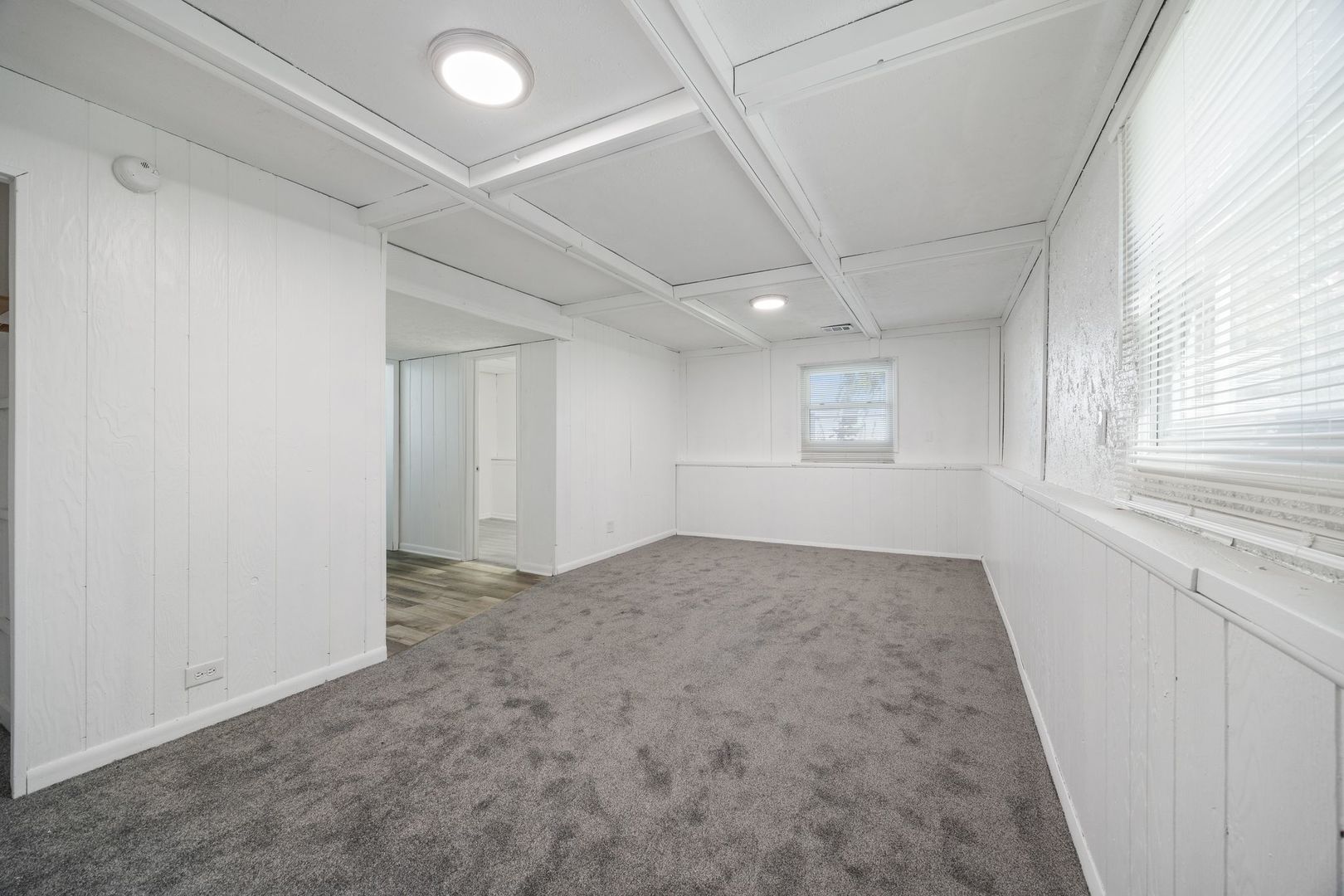 380 North Walnut Lane Schaumburg, IL 60107 - Photo 11 of 26