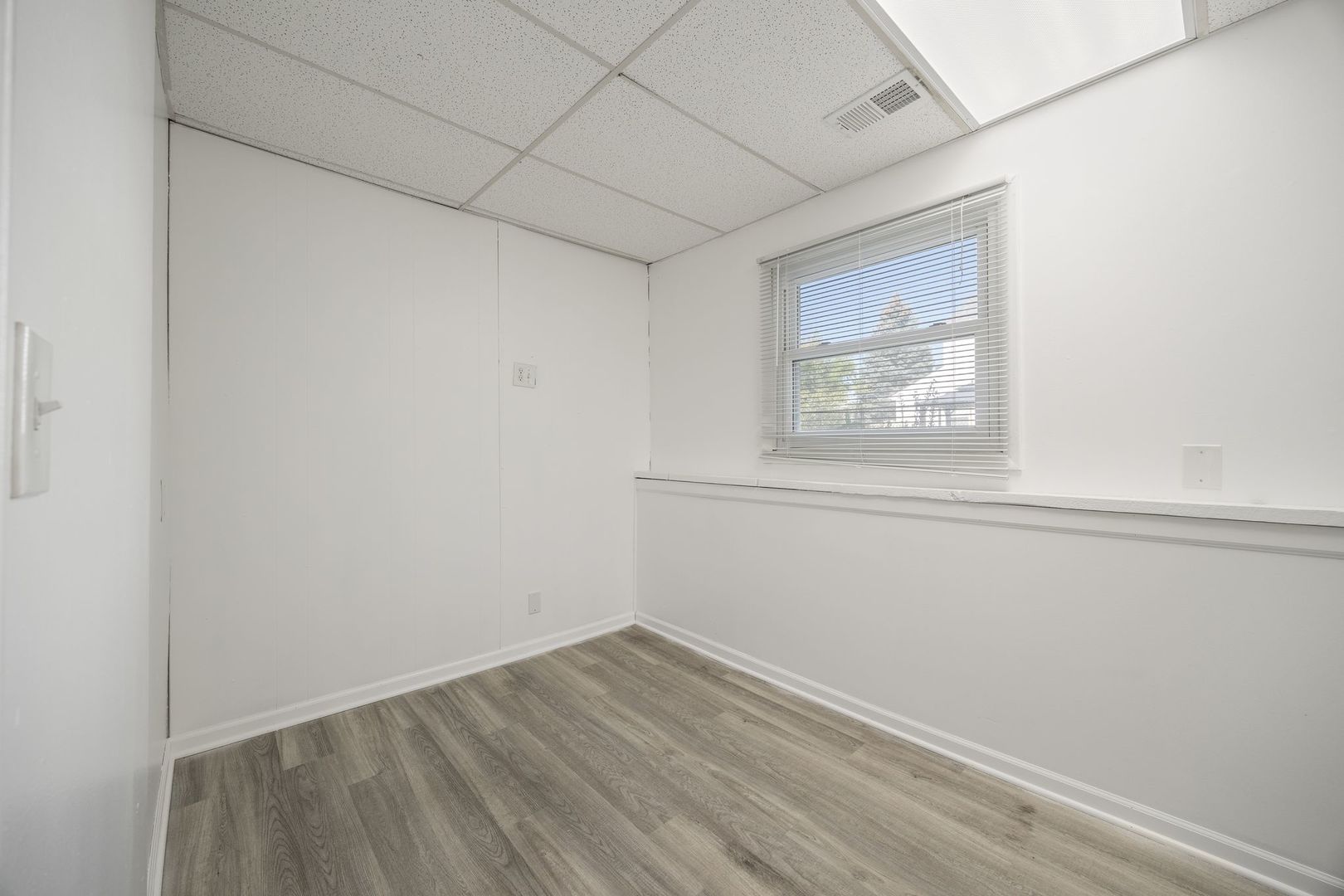 380 North Walnut Lane Schaumburg, IL 60107 - Photo 13 of 26