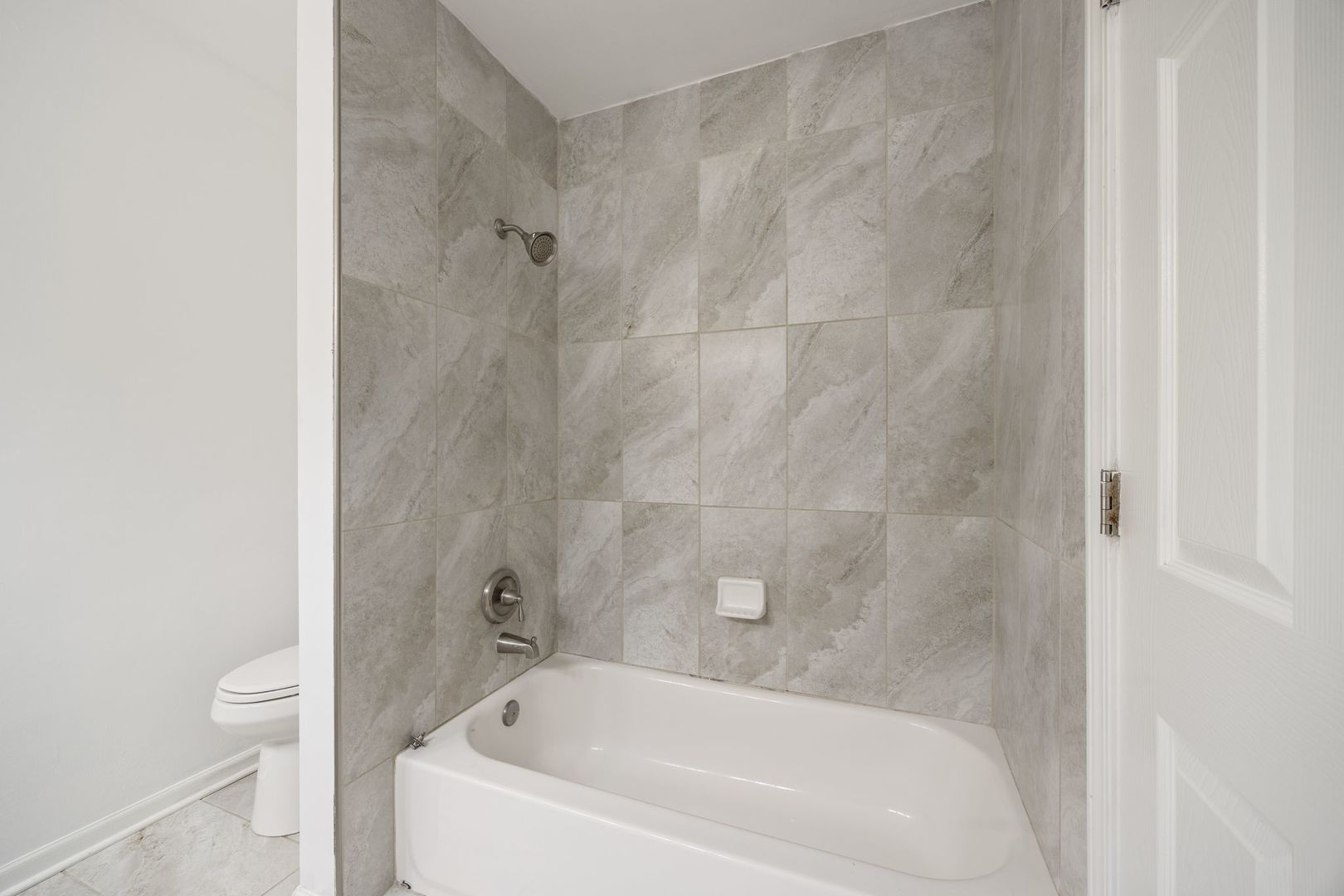 380 North Walnut Lane Schaumburg, IL 60107 - Photo 16 of 26