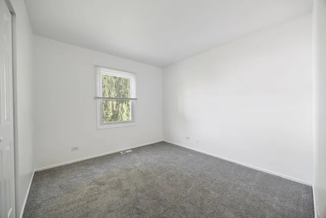 $3,150 | 380 North Walnut Lane, Schaumburg, IL 60107