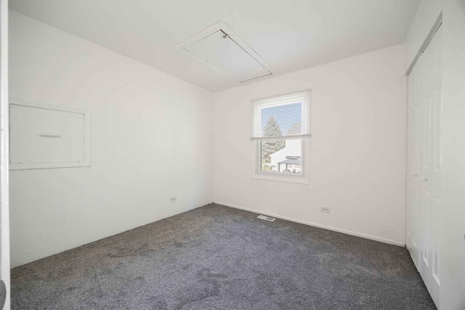 380 North Walnut Lane Schaumburg, IL 60107 - Photo 18 of 26