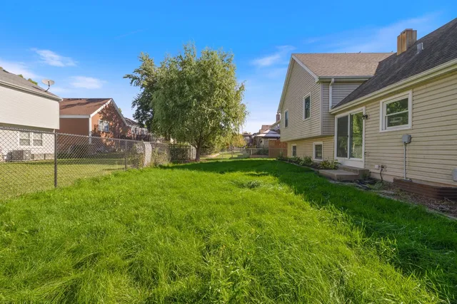 $3,150 | 380 North Walnut Lane, Schaumburg, IL 60107