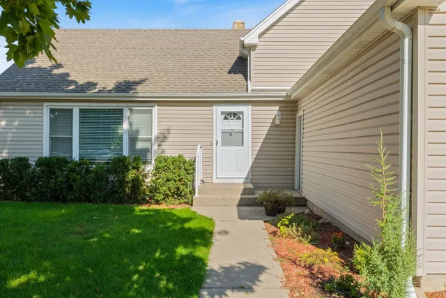 $3,150 | 380 North Walnut Lane, Schaumburg, IL 60107