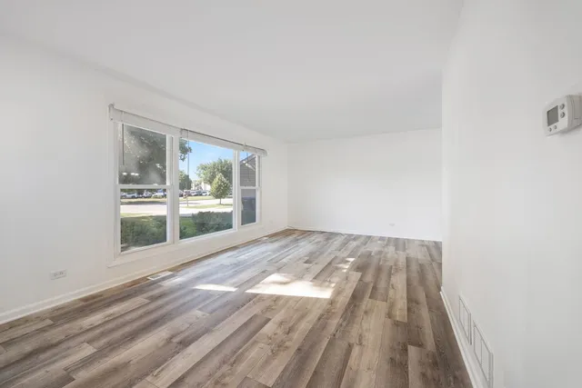 $3,150 | 380 North Walnut Lane, Schaumburg, IL 60107