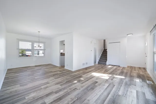 $3,150 | 380 North Walnut Lane, Schaumburg, IL 60107