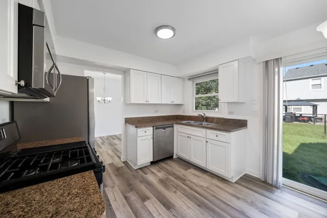 $3,150 | 380 North Walnut Lane, Schaumburg, IL 60107