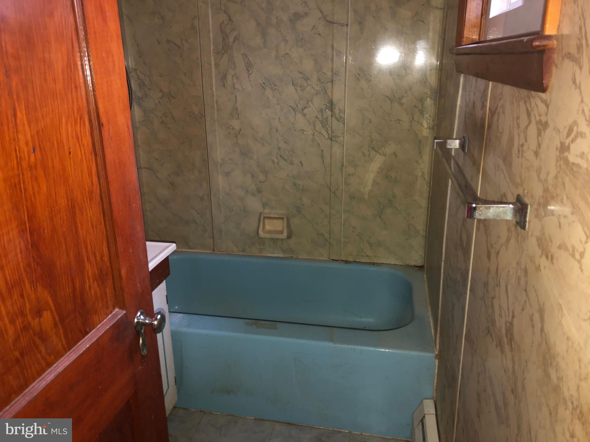 1890 Locust Road Pasadena, MD 21122 - Photo 13 of 23